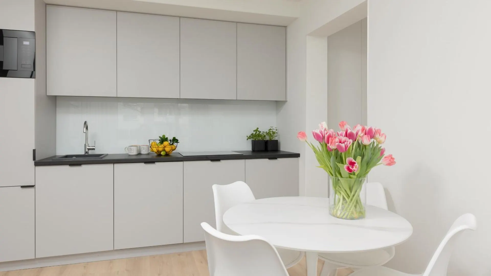 Elegant & Cozy Apartment Panska By Noclegi Renters Varsó 0*,  Lengyelország